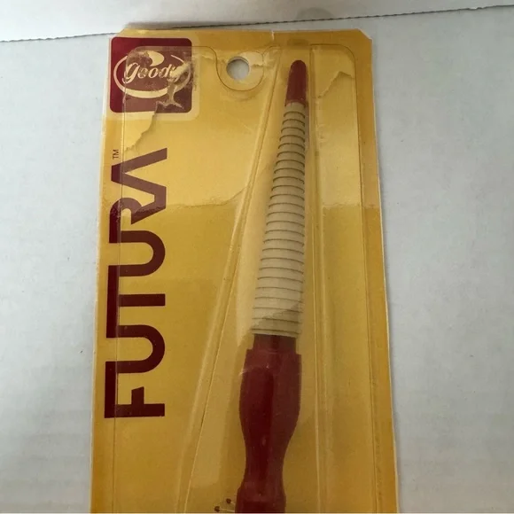 Vintage Goody Futura Round Hairbrush 1985 Comfor-Tip Bristles Red Tan Grip - Picture 2 of 14